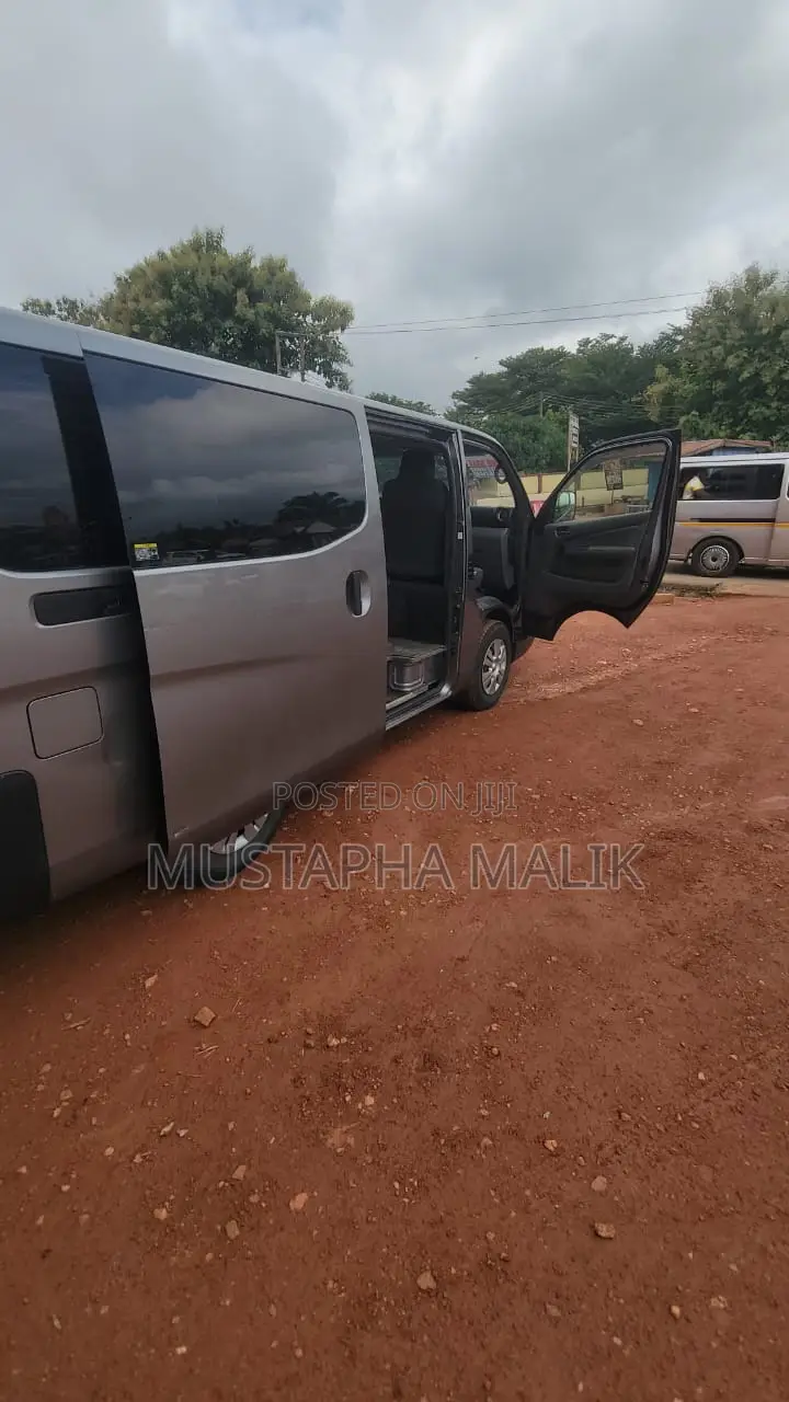Nissan Caravan (Urvan) 2015 Grey
