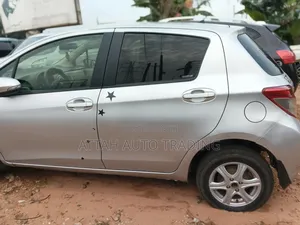 Toyota Vitz 2012 Silver