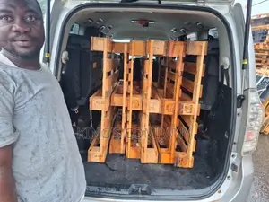 King’s Wooden Pallet