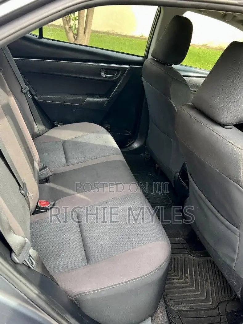Toyota Corolla LE (1.8L 4cyl 2A) 2019 Gray