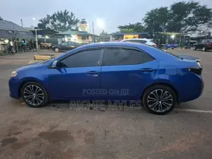Toyota Corolla 2016 Blue