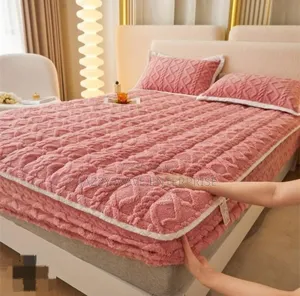 Fluffy Bed Cover