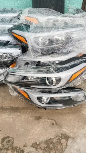 Kia Forte 2017 Headlight