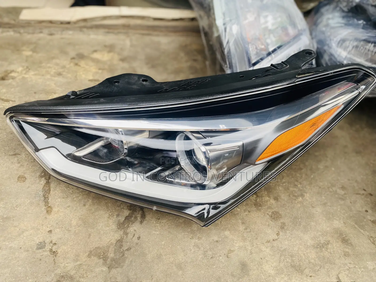 Santa Fe Grande 2017 Headlight Charger