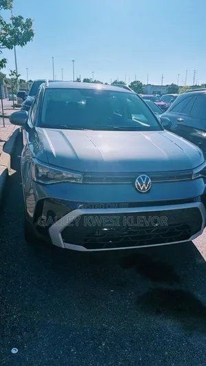 Volkswagen Taos SE 4MOTION 2025 Gray