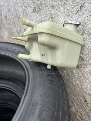 2016 2027 2018 Honda CR-V Water Reservoir/Bottle