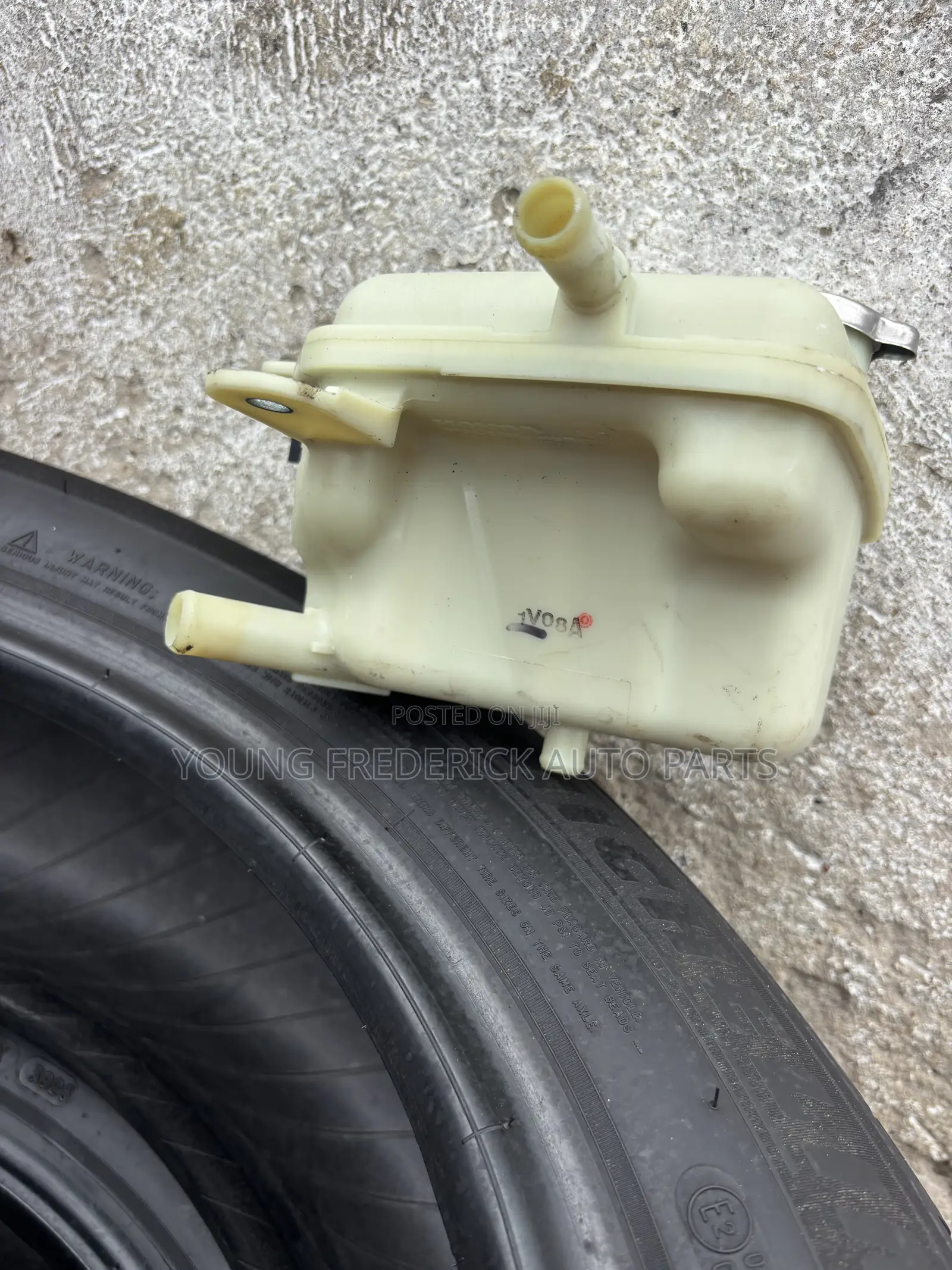 2016 2027 2018 Honda CR-V Water Reservoir/Bottle