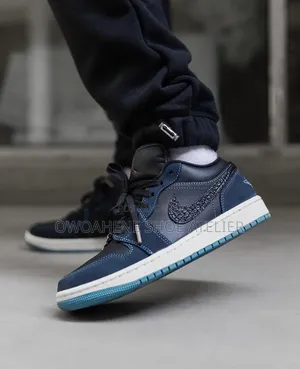 Air Jordan 1 Low SE "Navy Black Snakeskin" (Dark Obsidian) Sneaker