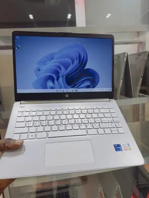 Laptop HP 14-dq1088wm 12GB Intel Core i7 SSD 256GB