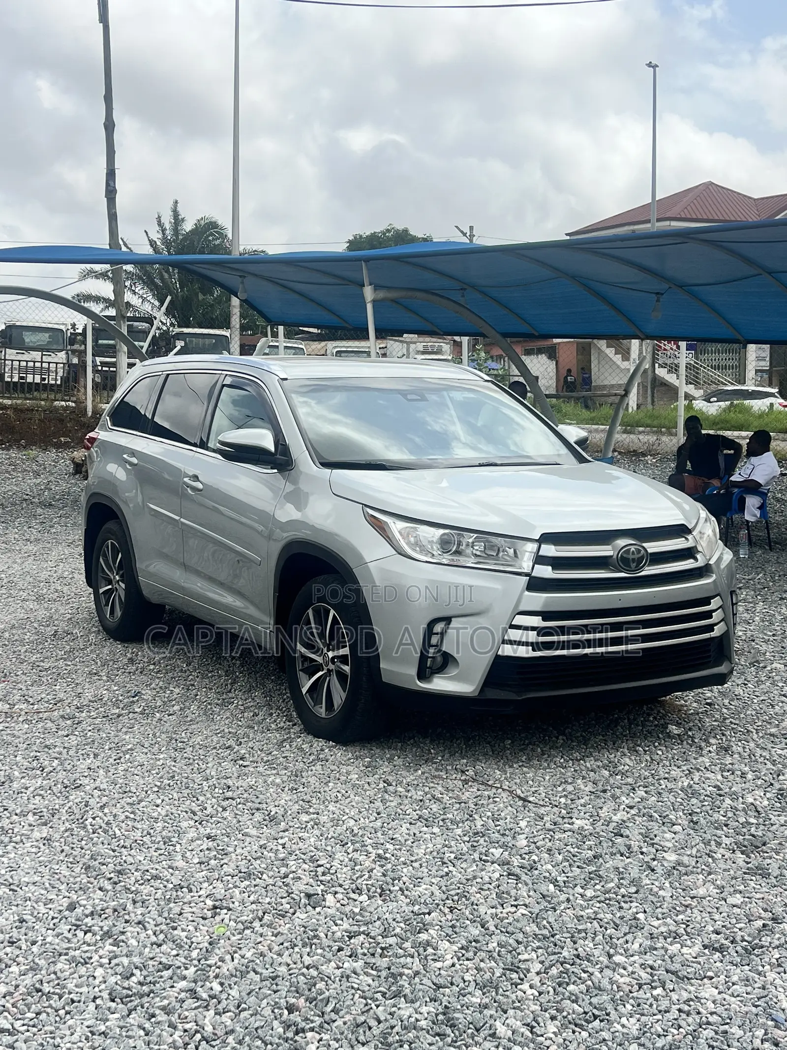 Toyota Highlander XLE 4x4 V6 (3.5L 6cyl 8A) 2018 Silver