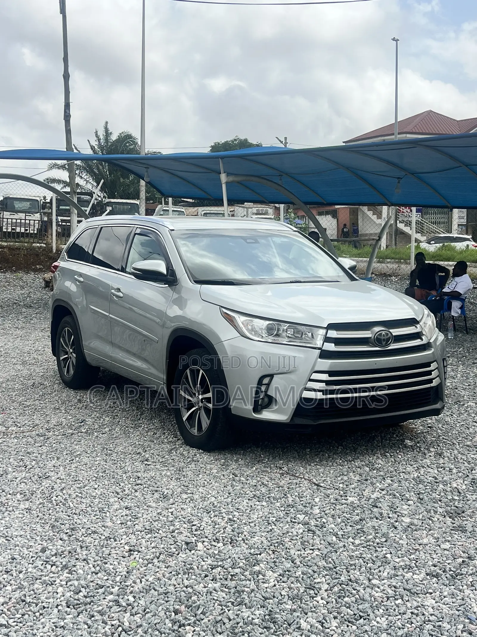 Toyota Highlander XLE 4x4 V6 (3.5L 6cyl 8A) 2018 Silver