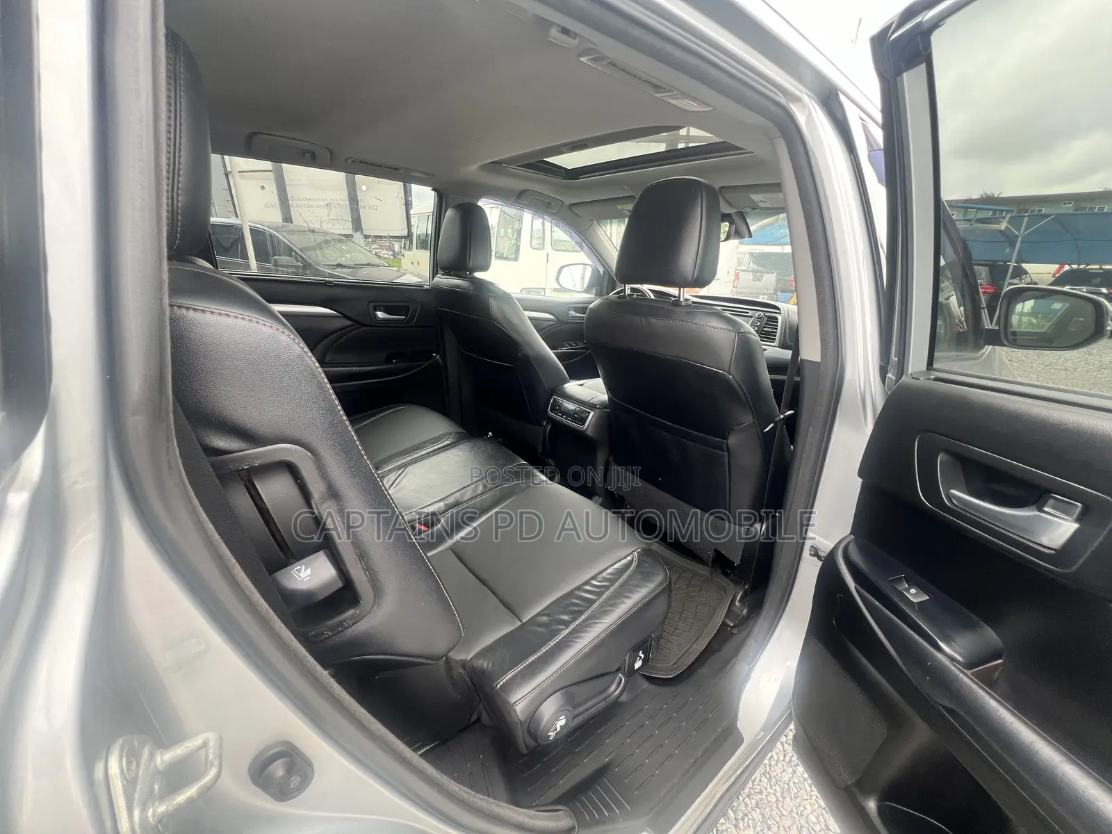 Toyota Highlander XLE 4x4 V6 (3.5L 6cyl 8A) 2018 Silver