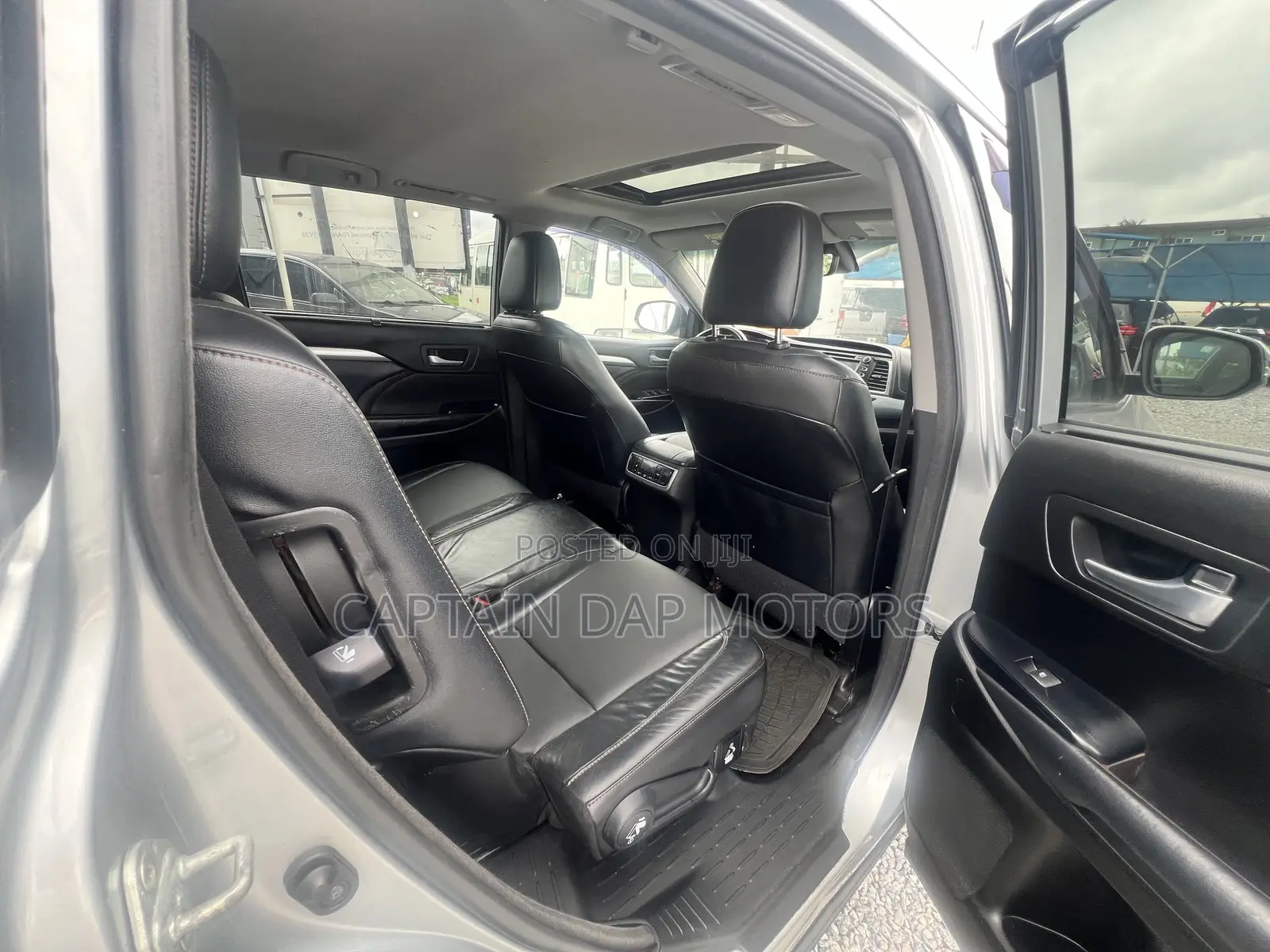 Toyota Highlander XLE 4x4 V6 (3.5L 6cyl 8A) 2018 Silver