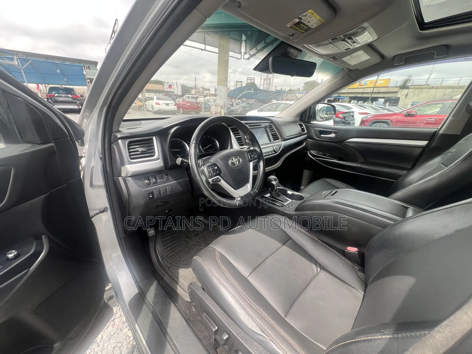 Toyota Highlander XLE 4x4 V6 (3.5L 6cyl 8A) 2018 Silver