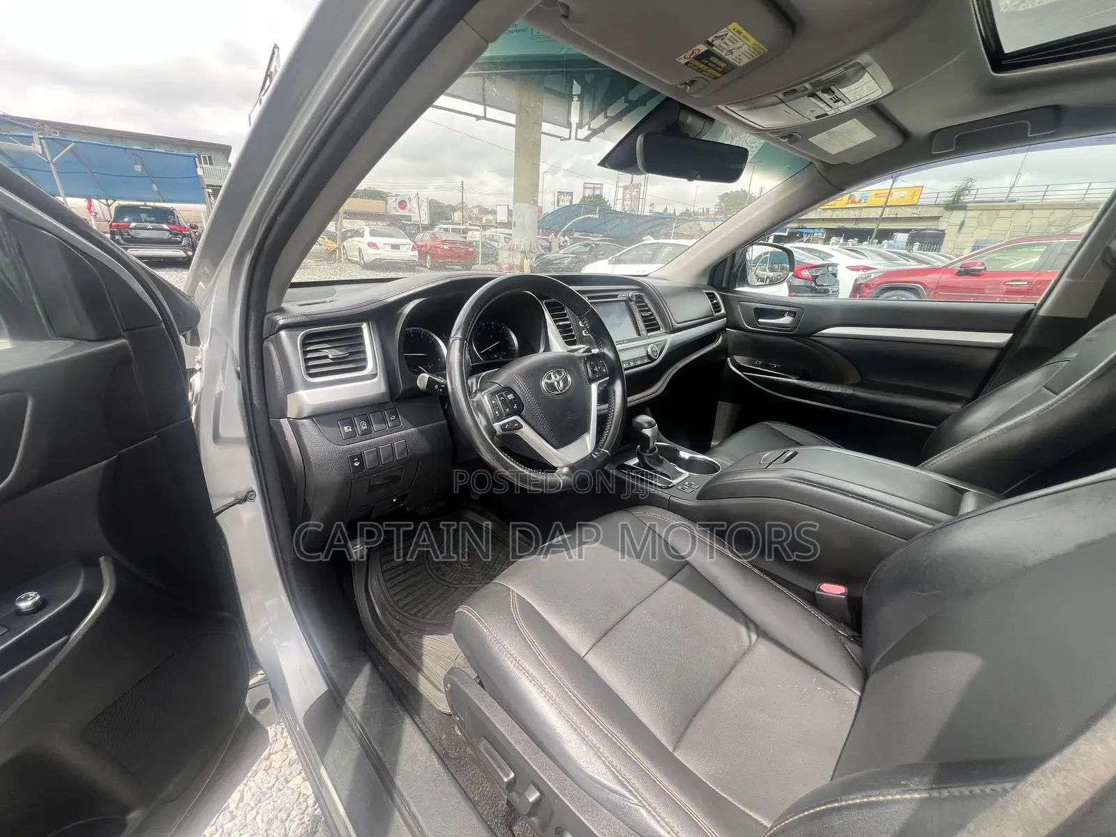 Toyota Highlander XLE 4x4 V6 (3.5L 6cyl 8A) 2018 Silver