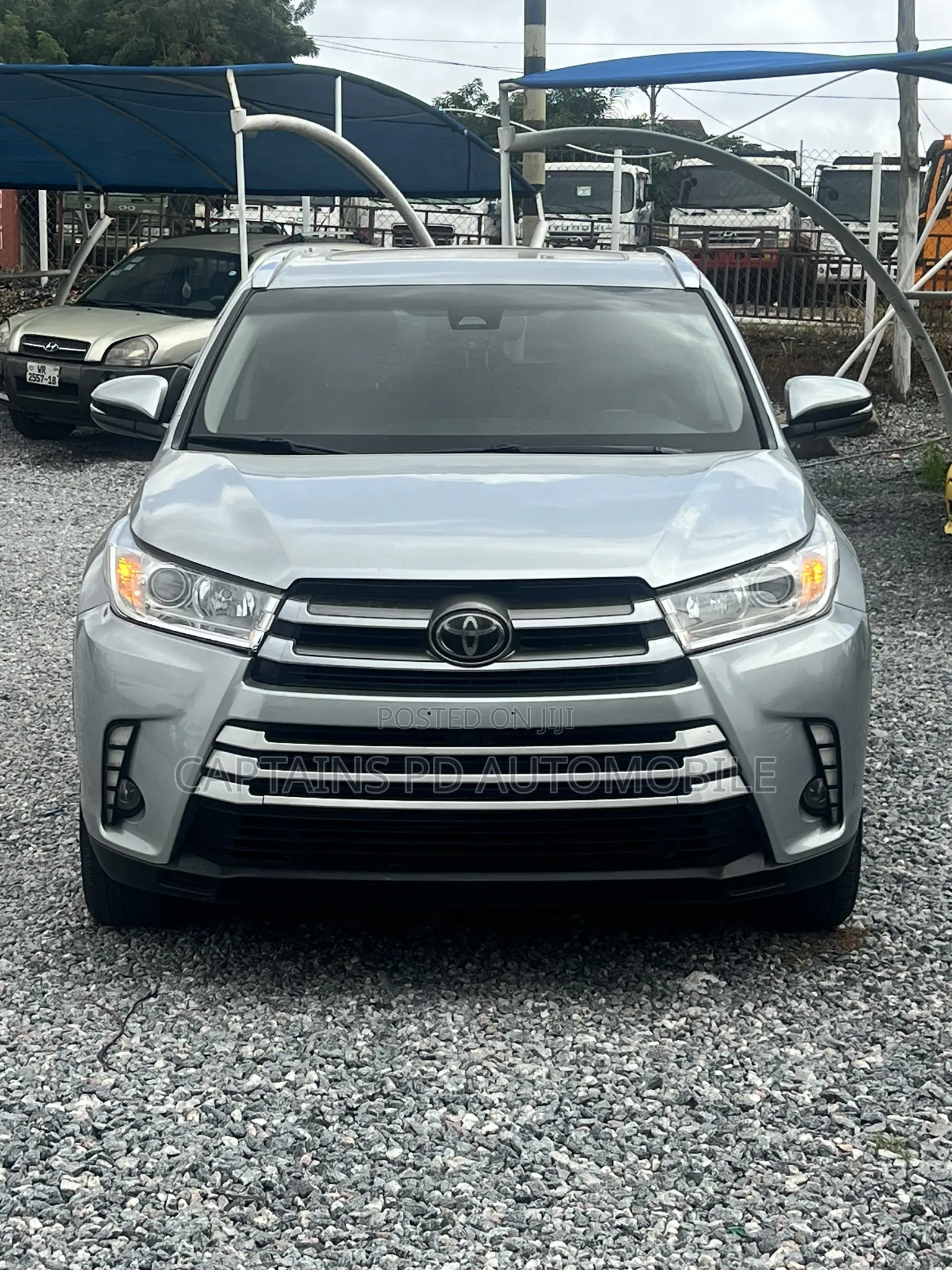 Toyota Highlander XLE 4x4 V6 (3.5L 6cyl 8A) 2018 Silver