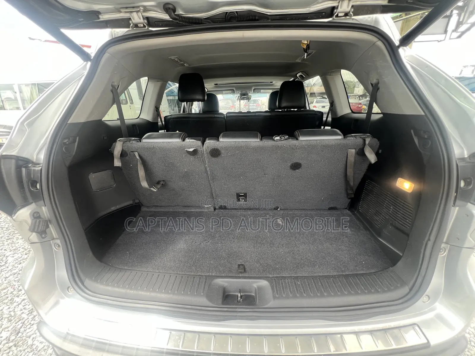 Toyota Highlander XLE 4x4 V6 (3.5L 6cyl 8A) 2018 Silver