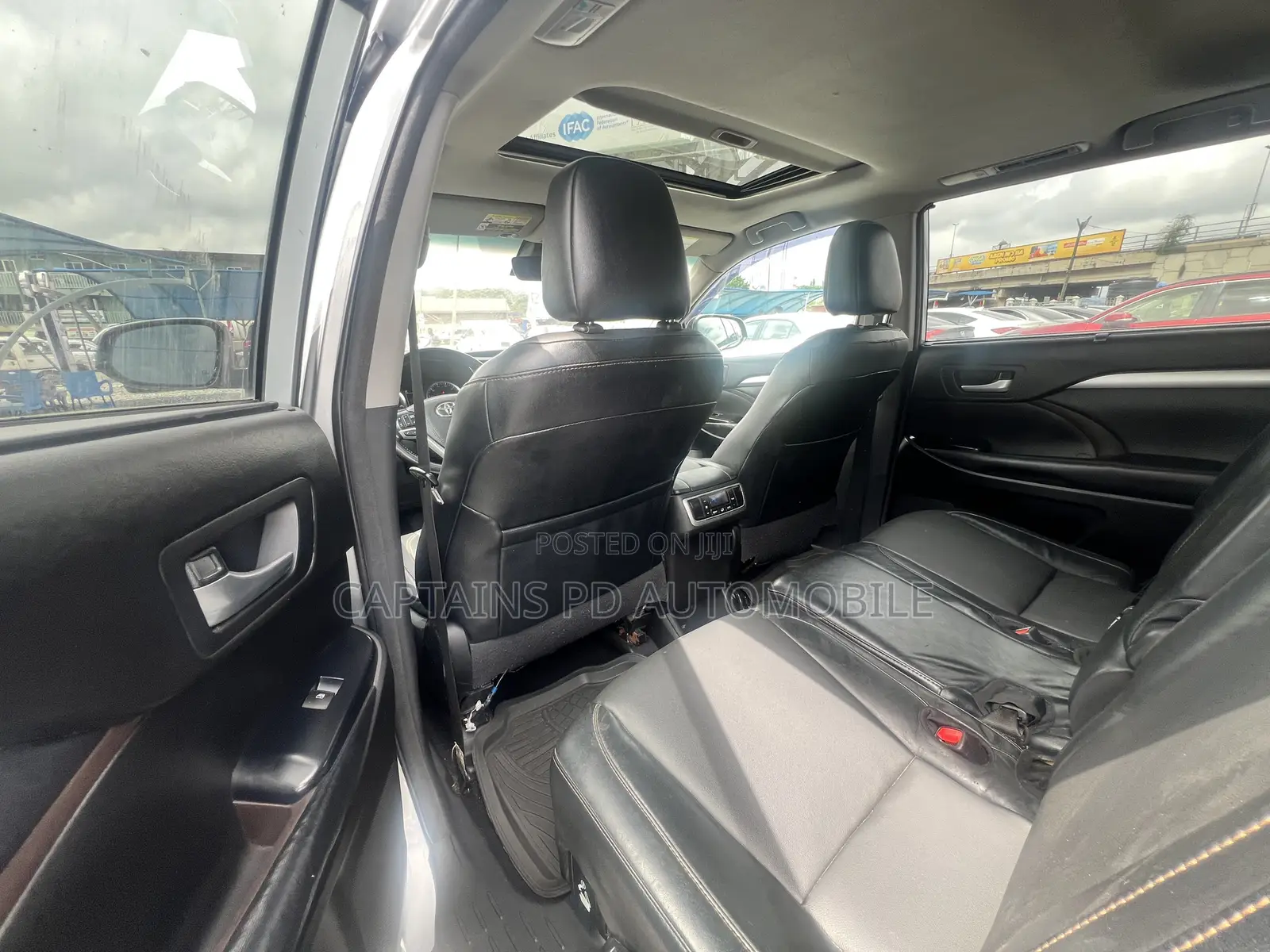 Toyota Highlander XLE 4x4 V6 (3.5L 6cyl 8A) 2018 Silver