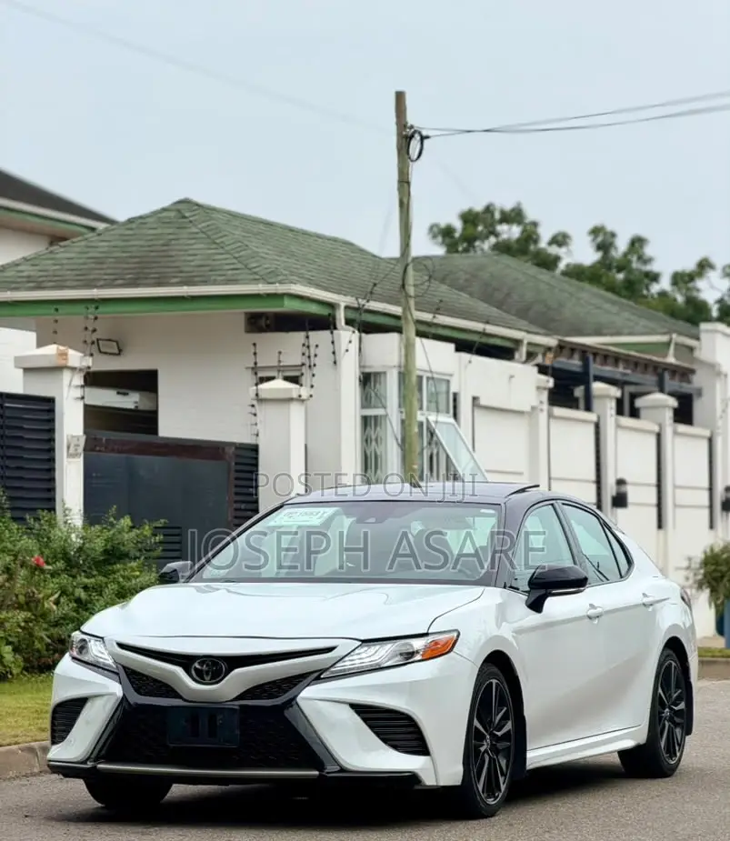 Toyota Camry XSE (2.5L 4cyl 8A) 2019 White