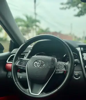 Toyota Camry XSE (2.5L 4cyl 8A) 2019 White