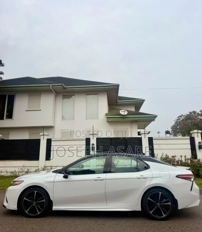 Toyota Camry XSE (2.5L 4cyl 8A) 2019 White