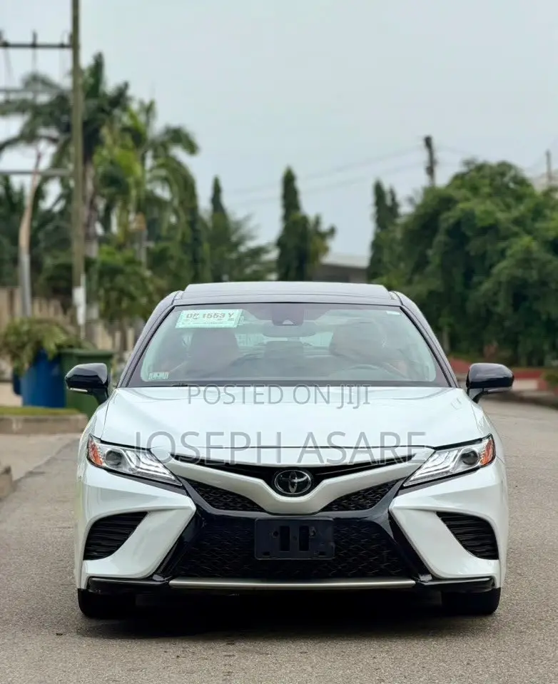 Toyota Camry XSE (2.5L 4cyl 8A) 2019 White