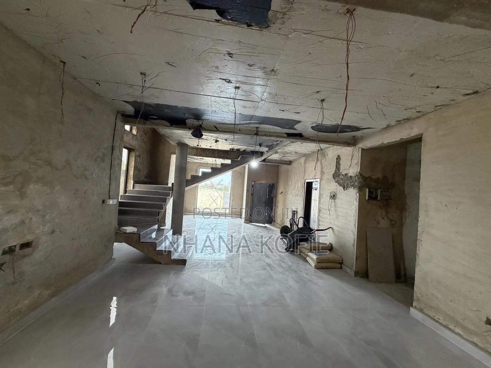 5bdrm House in East Legon for sale