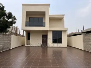5bdrm House in East Legon for sale