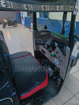 Bajaj RE 2025 Black