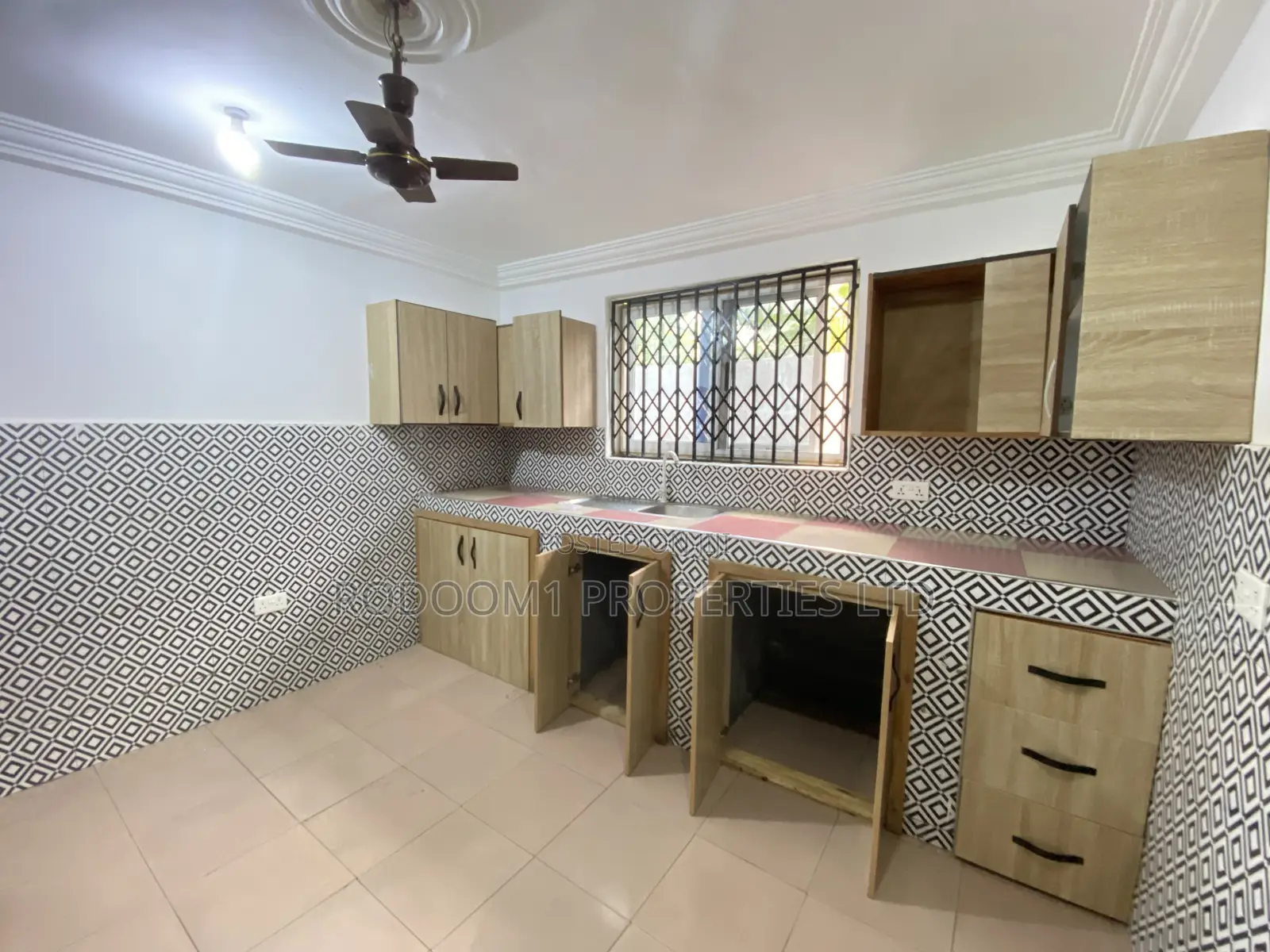 5bdrm House in Amasaman Stadium for rent
