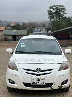 Toyota Yaris 2012 White