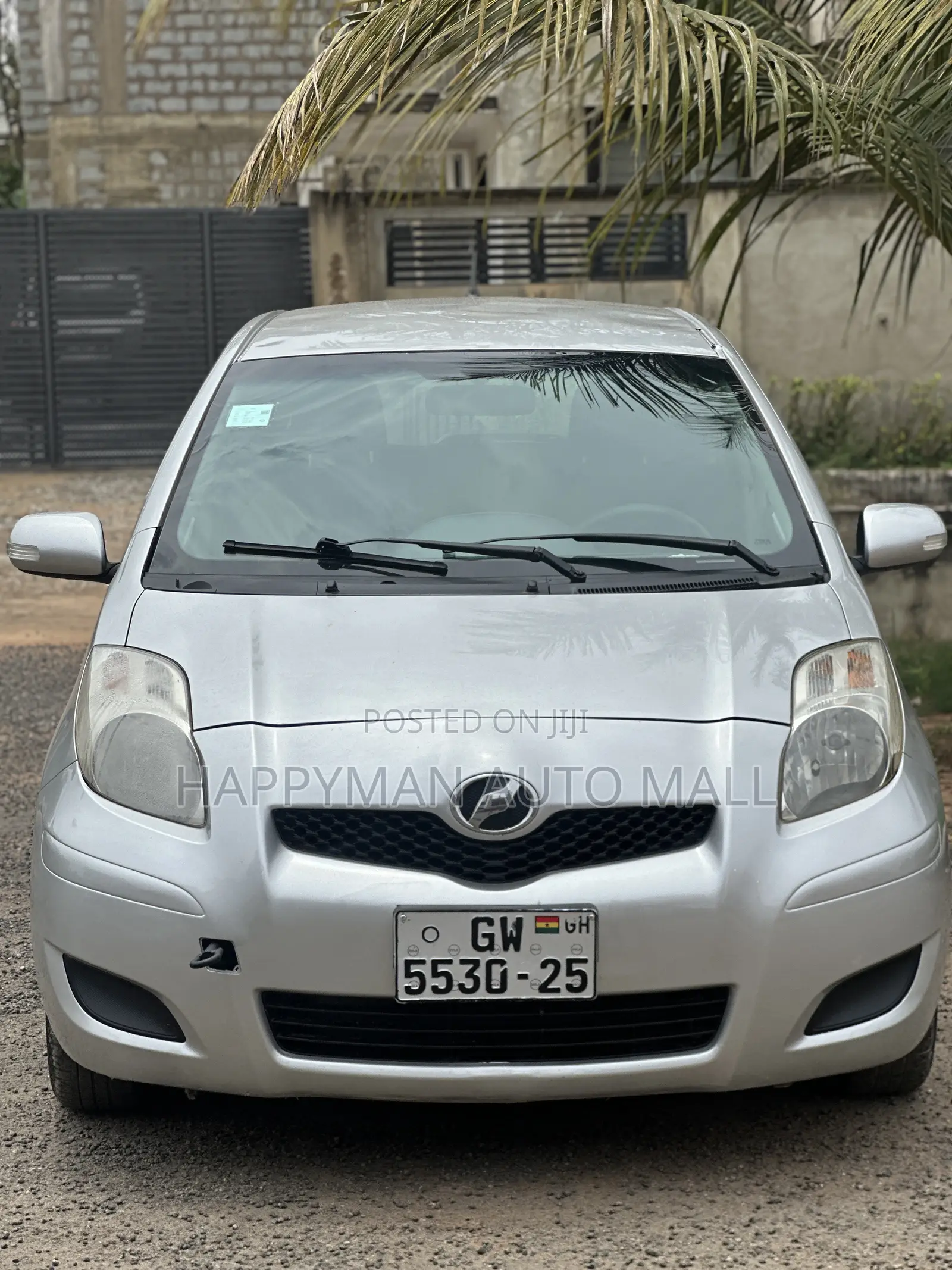 Toyota Vitz 1.3 FWD 5dr 2010 Silver