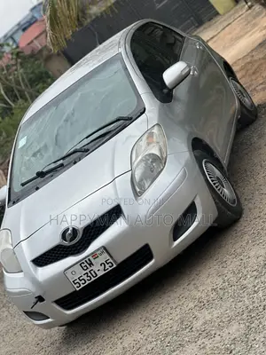 Toyota Vitz 1.3 FWD 5dr 2010 Silver