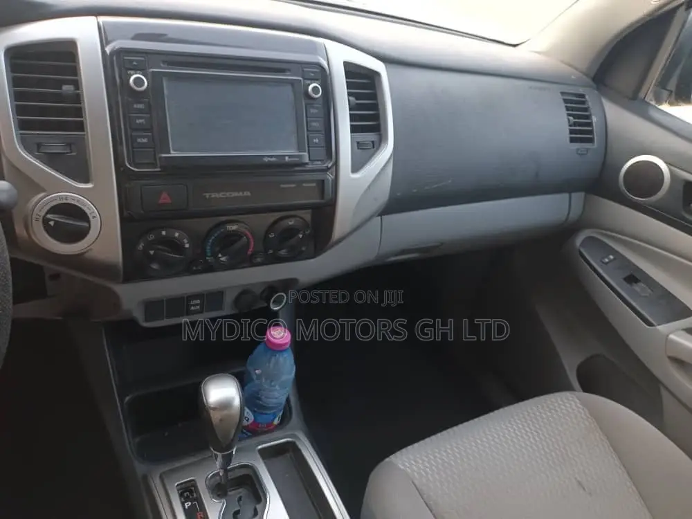 Toyota Tacoma 4dr Double Cab 2016 Black