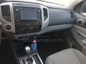 Toyota Tacoma 4dr Double Cab 2016 Black