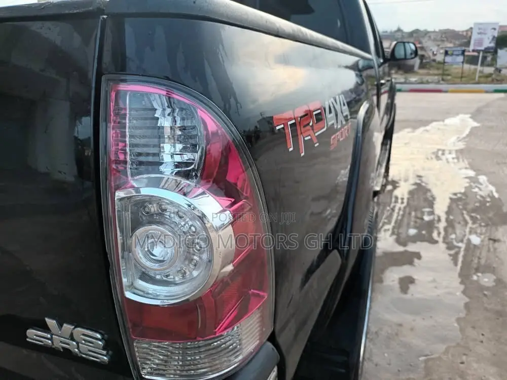 Toyota Tacoma 4dr Double Cab 2016 Black