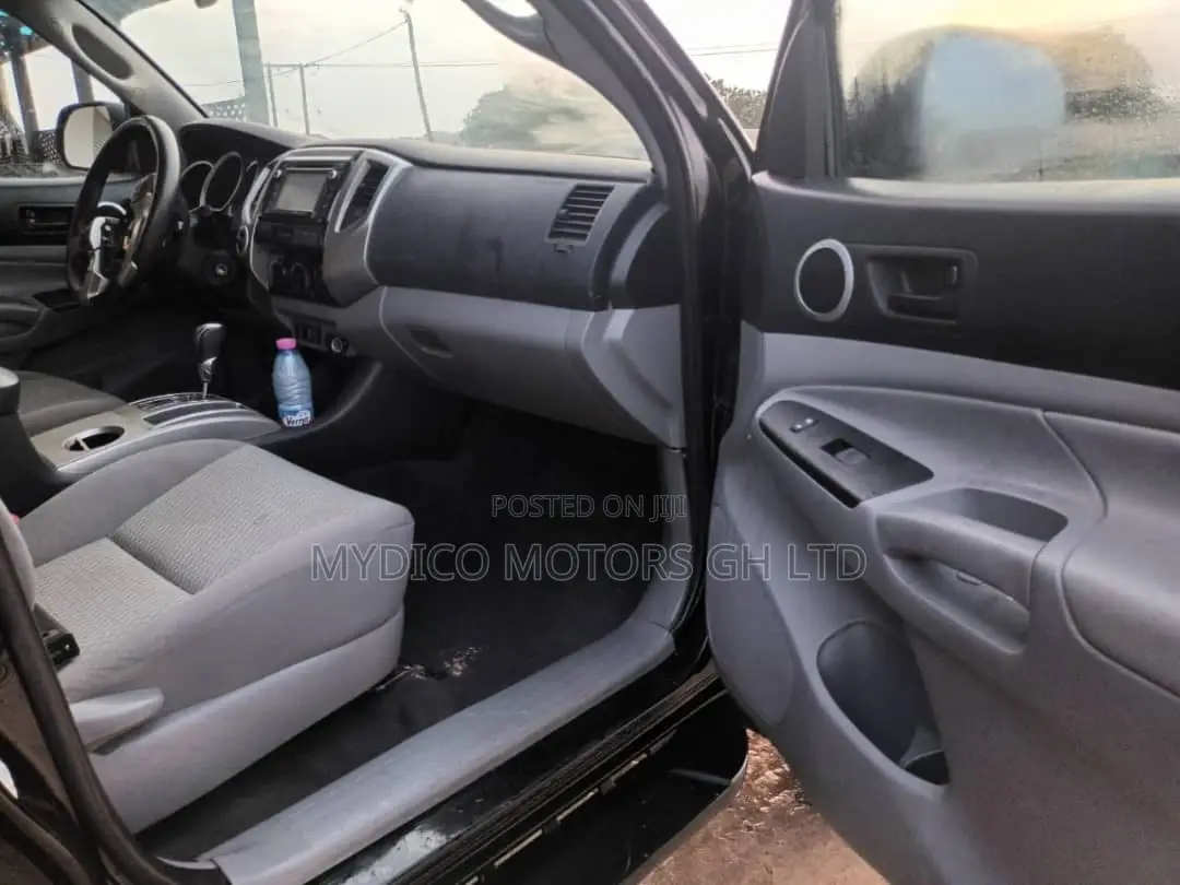 Toyota Tacoma 4dr Double Cab 2016 Black