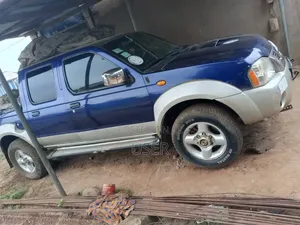 Nissan Hardbody 2013 Blue