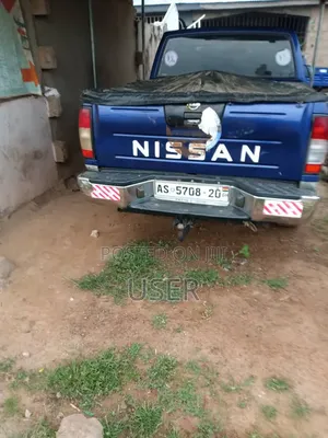 Nissan Hardbody 2013 Blue