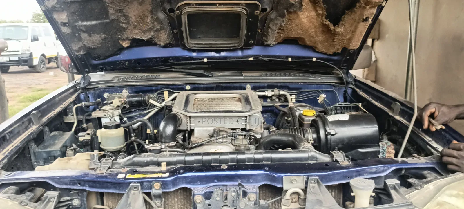 Nissan Hardbody 2013 Blue