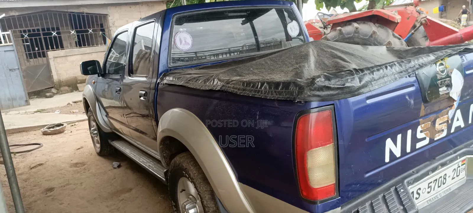Nissan Hardbody 2013 Blue