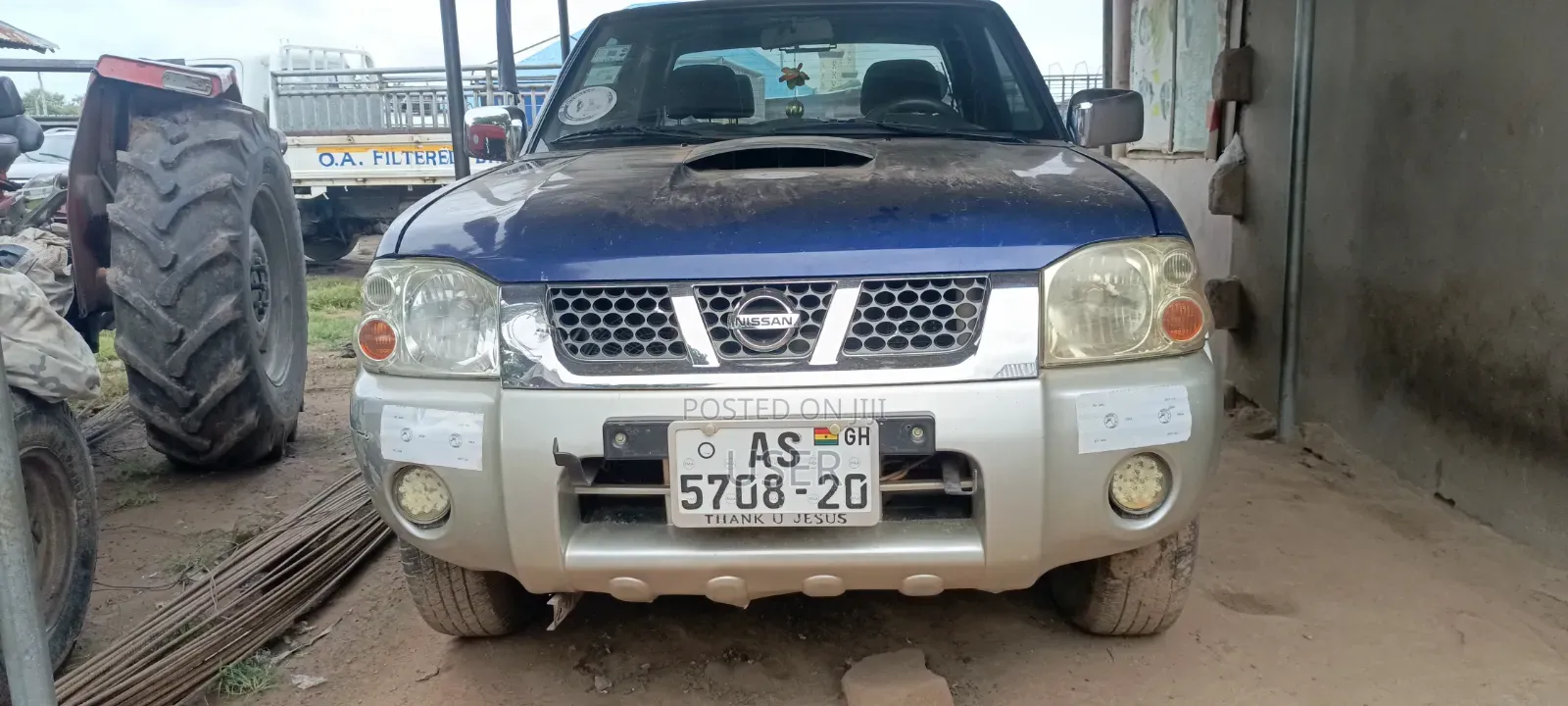 Nissan Hardbody 2013 Blue
