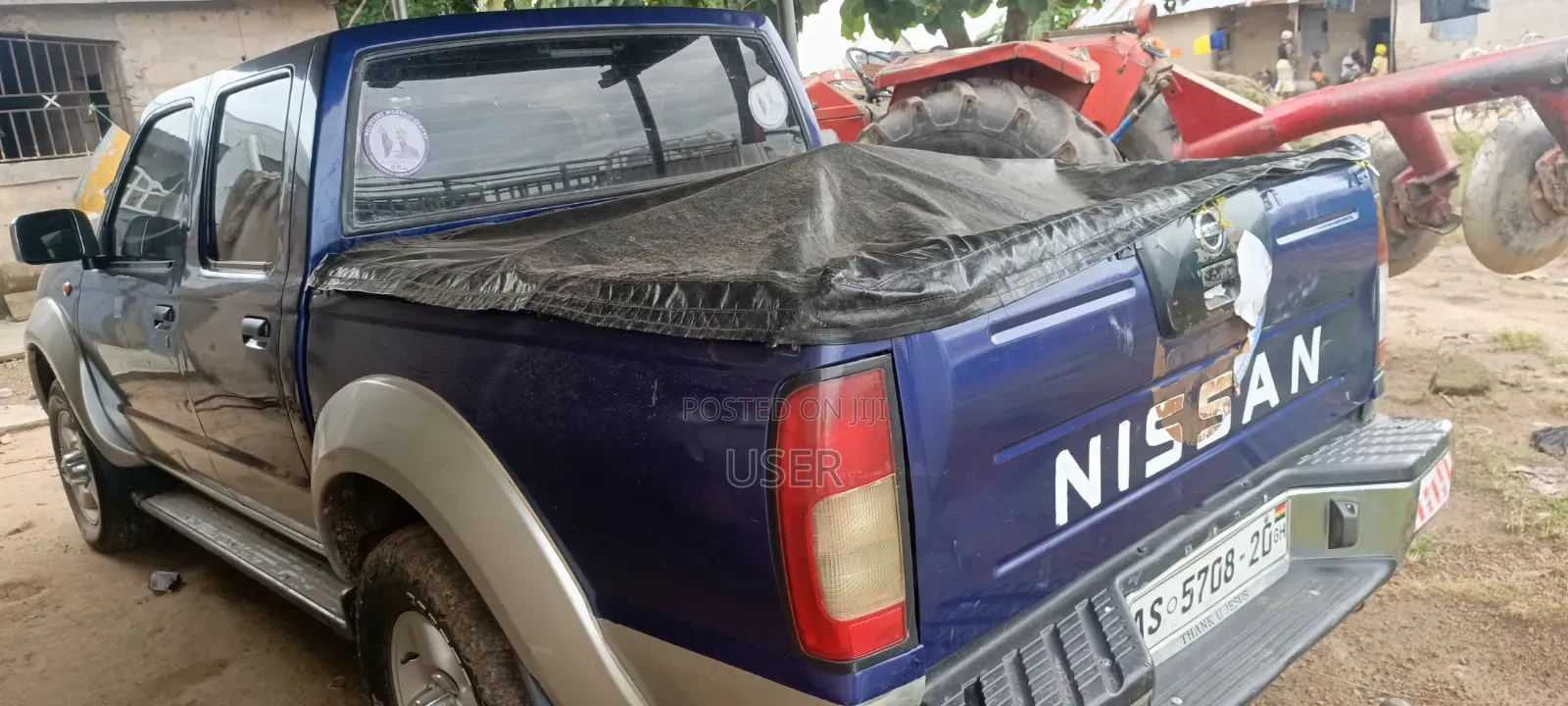 Nissan Hardbody 2013 Blue