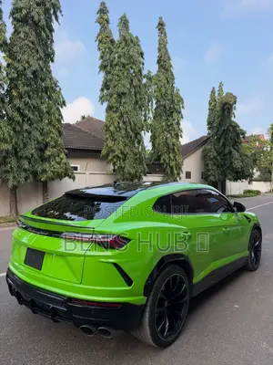 Lamborghini Urus 2021 Green