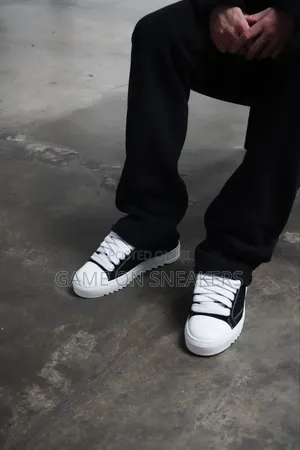 Numeris Sneakers
