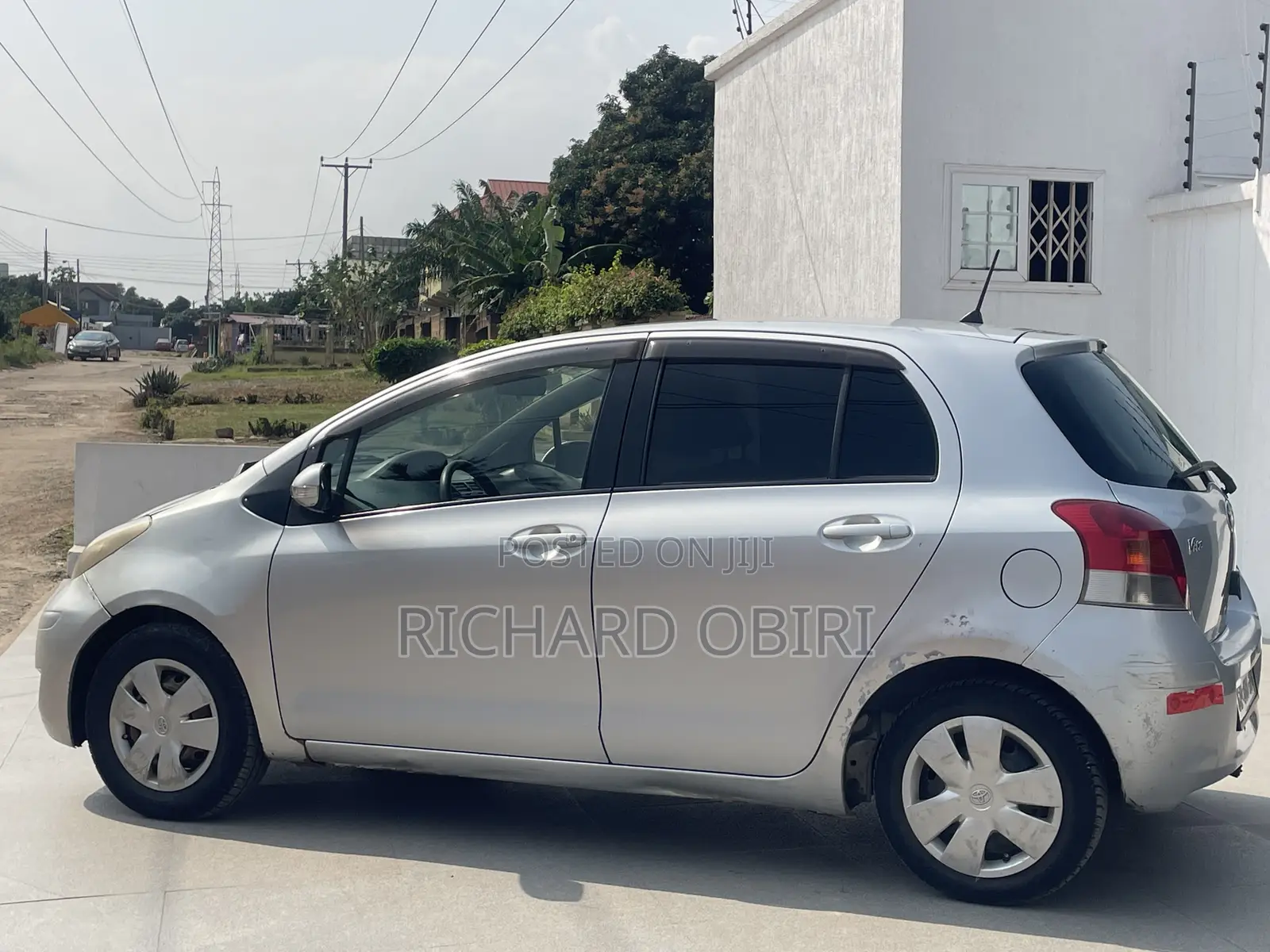 Toyota Vitz 1.3 AWD 5dr 2010 Silver