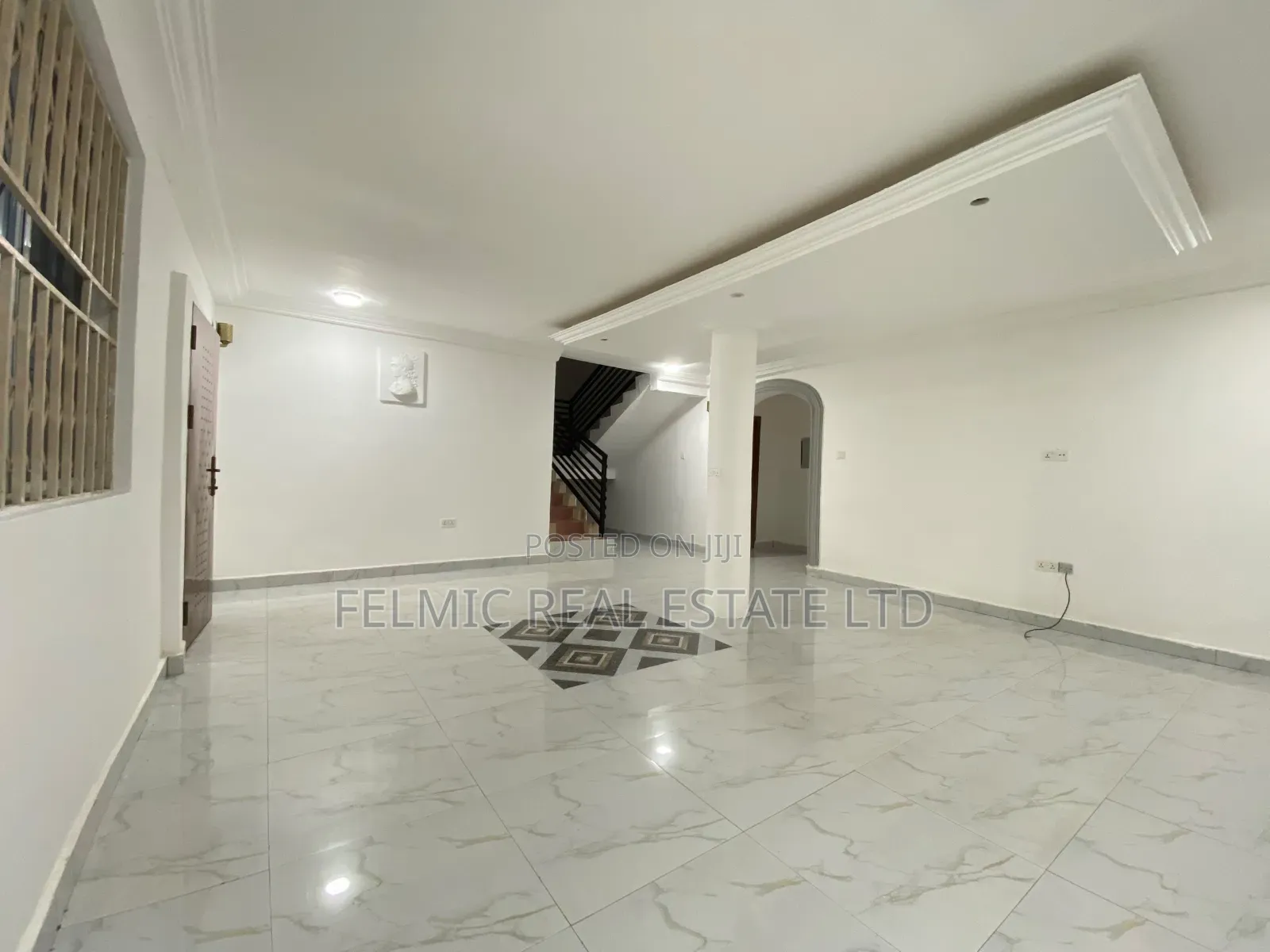 5bdrm Duplex in Felmic Real Estate, Amasaman for rent
