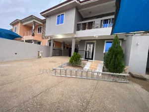 5bdrm Duplex in Felmic Real Estate, Amasaman for rent