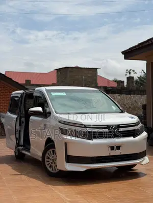 Toyota Voxy 2016 White