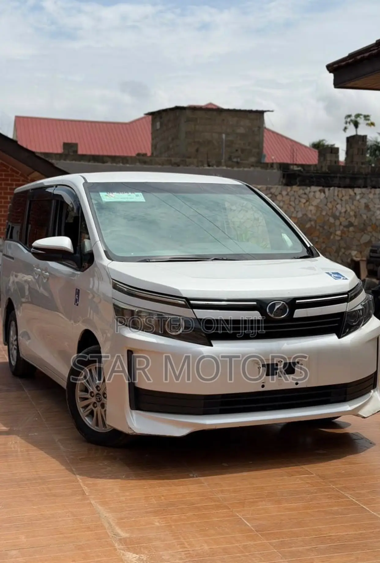 Toyota Voxy 2016 White